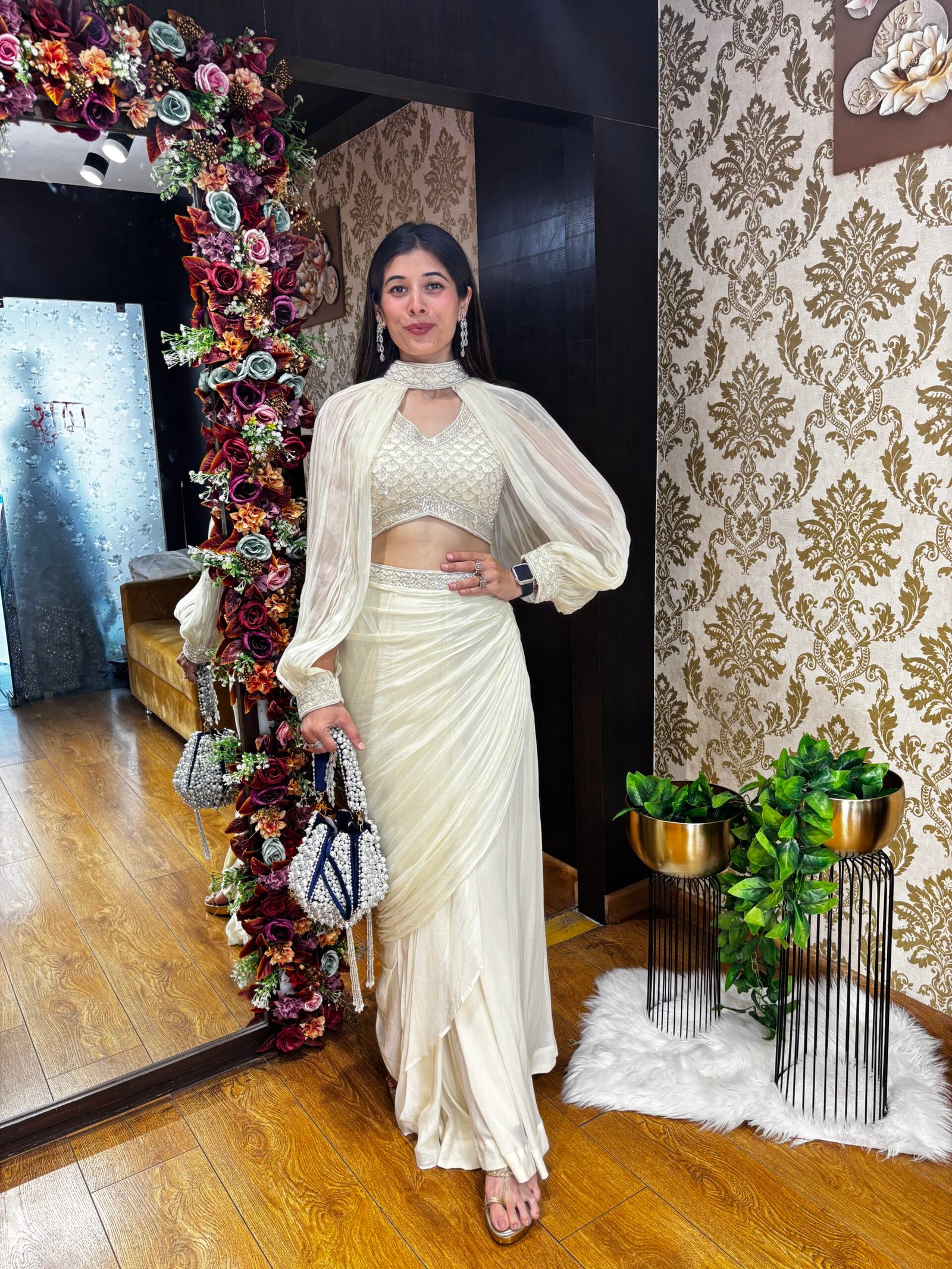 FITTED SKIRT BLOUSE WITH DETACHABLE SLEEVES-WHITE