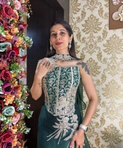 Alternative view of EMERALD GREEN FISH CUT STYLISH CROP TOP