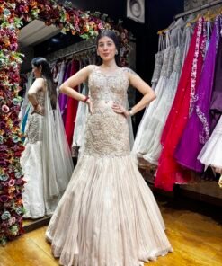 MIDNIGHT GOLD DRAMATIC FISH CUT SET WITH FALLING SLEEVES